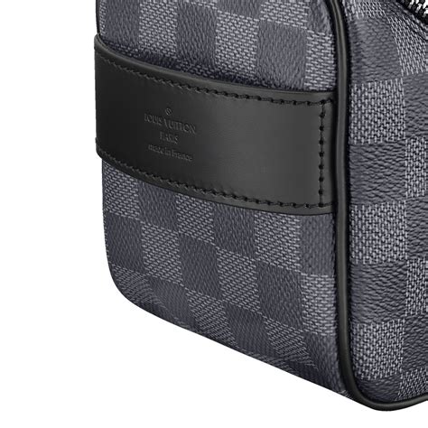 damier graphite canvas toiletry pouch